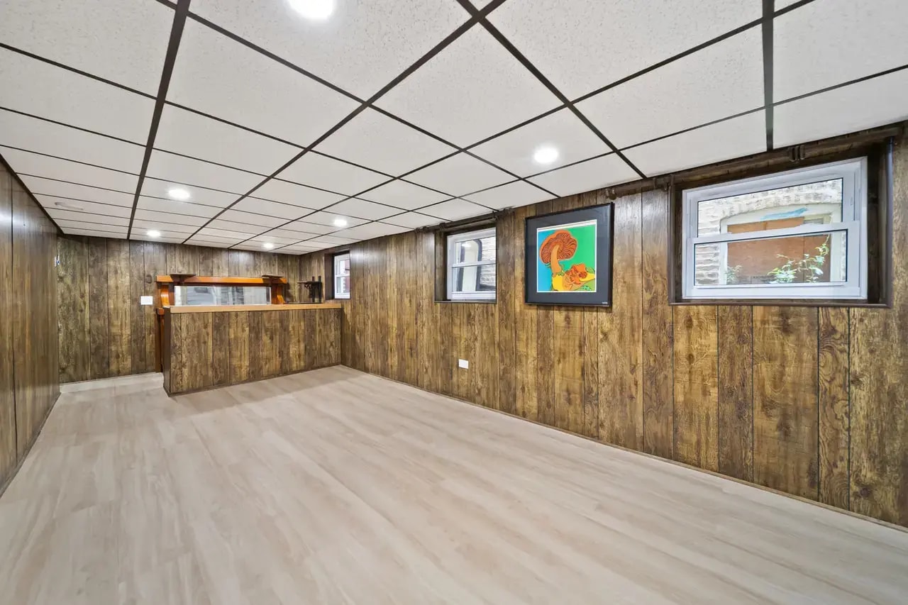 Building Photo - 4825 W George St