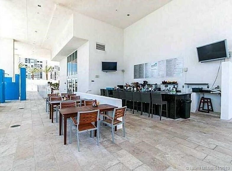 Building Photo - 1800 S Ocean Dr