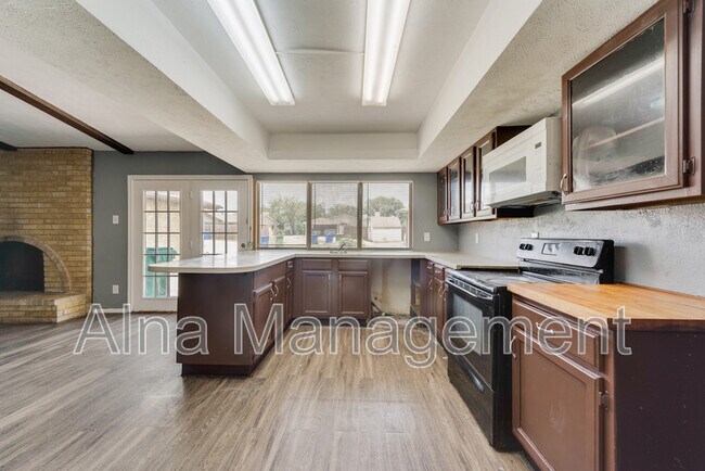 Building Photo - 3108 Oak Hill Rd