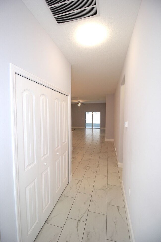 Building Photo - Luxury 4 Bed 2 Bath Townhome in Cypress Kn...