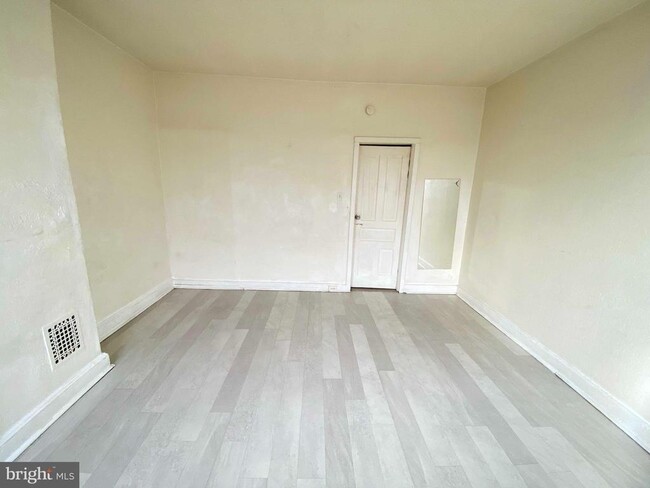 Building Photo - 3454 N Water St