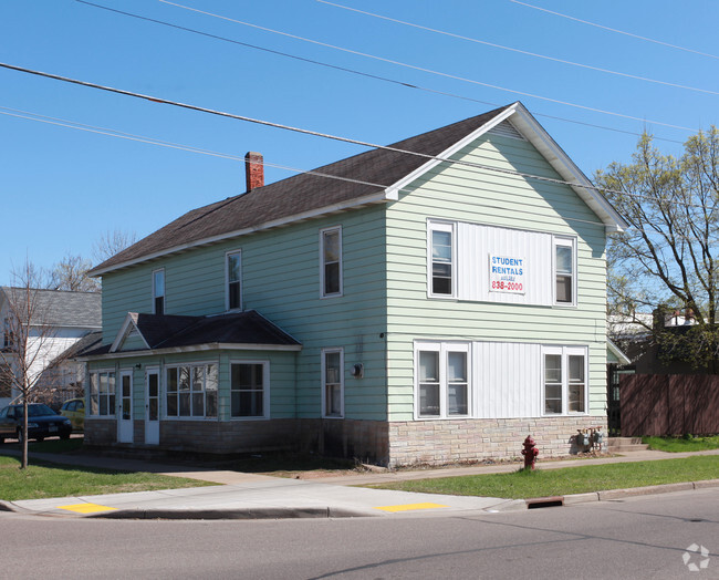 Primary Photo - 441-443 Chippewa St