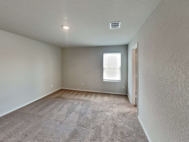 Building Photo - 10618 Varmus Dr