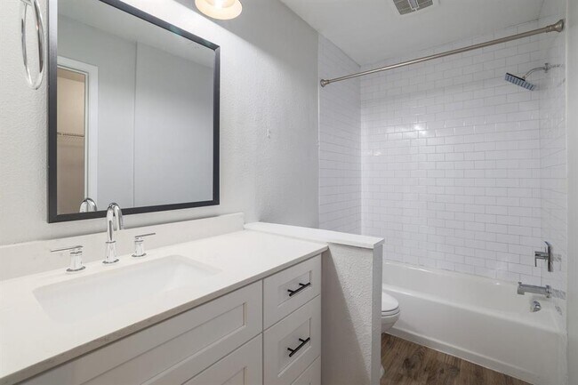 Building Photo - 10616 Mellow Meadow Dr