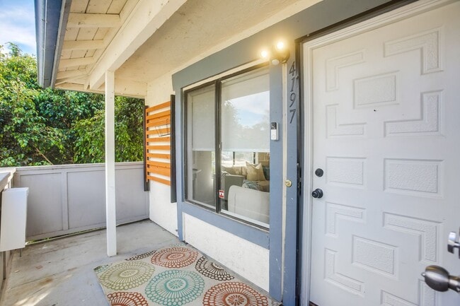 Building Photo - Newly Renovated 3BR/2BA Condo in