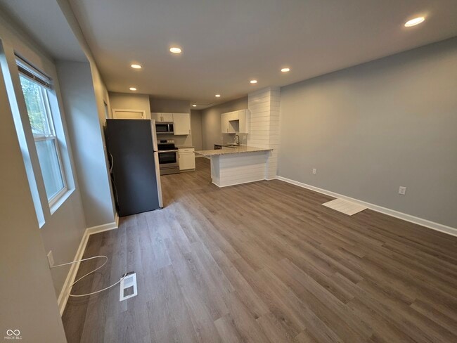 Building Photo - 834 Lasalle St