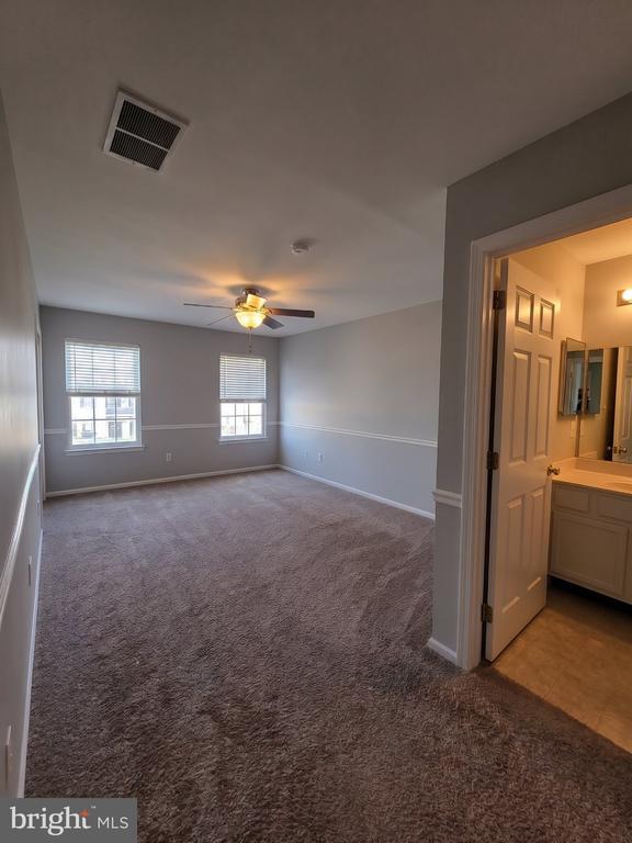 Building Photo - 2601 Gramercy Way