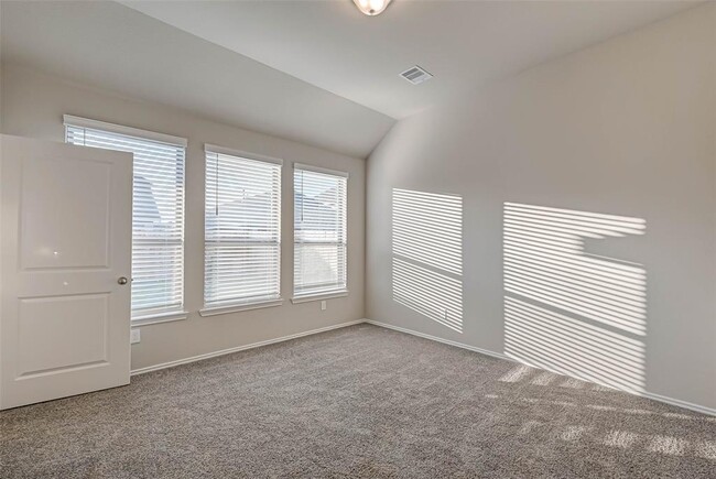 Building Photo - 8910 Oak Ivy Ln