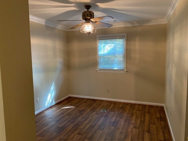 Building Photo - Spacious Ranch House in North Raleigh