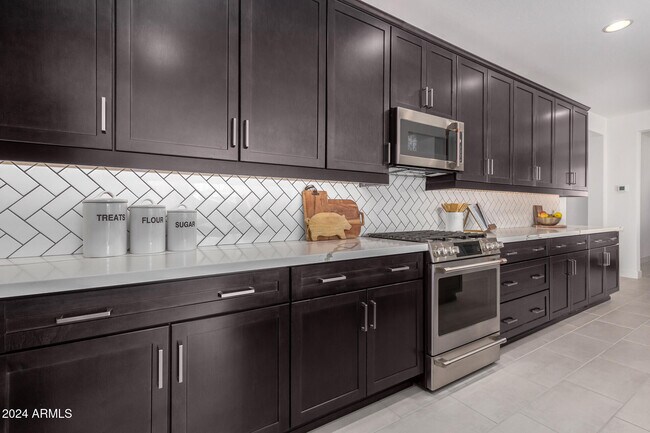 Building Photo - 14445 W Faye Way