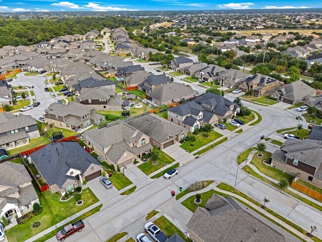 Building Photo - 15114 Winthrop Manor Way