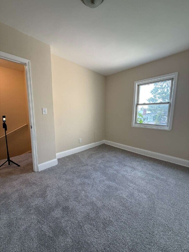 Building Photo - "Charming 2-Bedroom Sanctuary with Finished Basement in NE Washington, DC!"