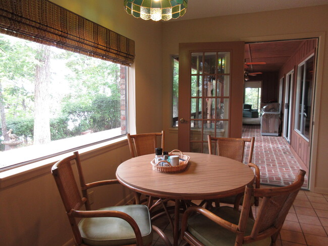 Building Photo - 631 Nelson Point Rd