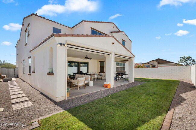 Building Photo - 9418 E Theia Dr