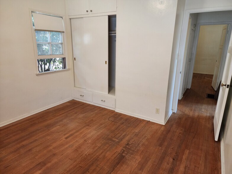 Building Photo - 7103 Flight Ave