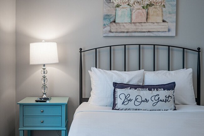 Building Photo - 11 Cobblestone Dr NW