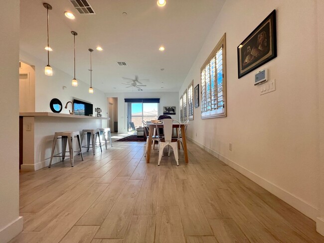 Building Photo - Immaculate 3 Bedroom Furnished Smart Home ...