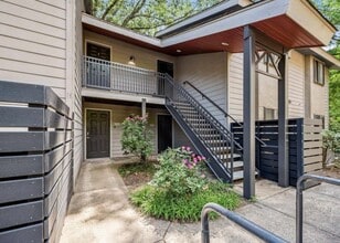 Building Photo - 1847 Gray Ridge Cove
