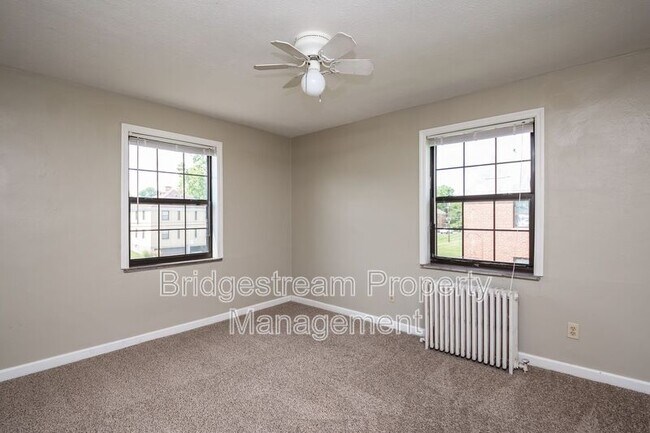 Building Photo - 550 Wiltshire Blvd