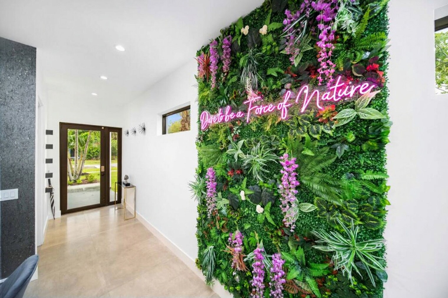 Building Photo - 601 NE 16th Ave