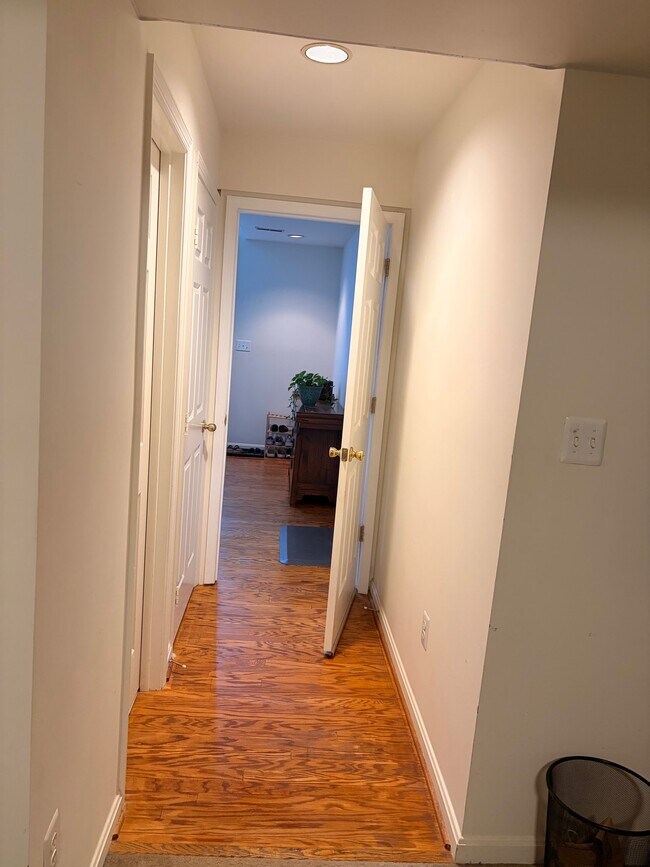Building Photo - 4130 Appleby Way