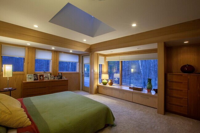 Building Photo - 1940 S Badour Rd