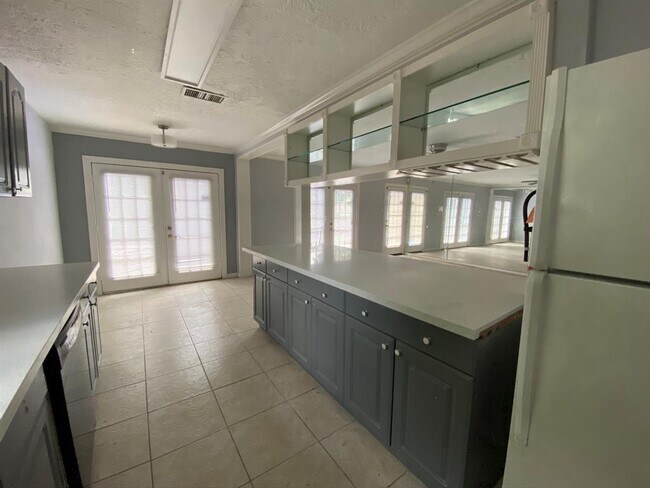 Building Photo - 6211 Westwick Dr