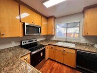 Building Photo - 2047 Montecito Ave