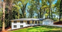 Building Photo - 2615 Holly Ln