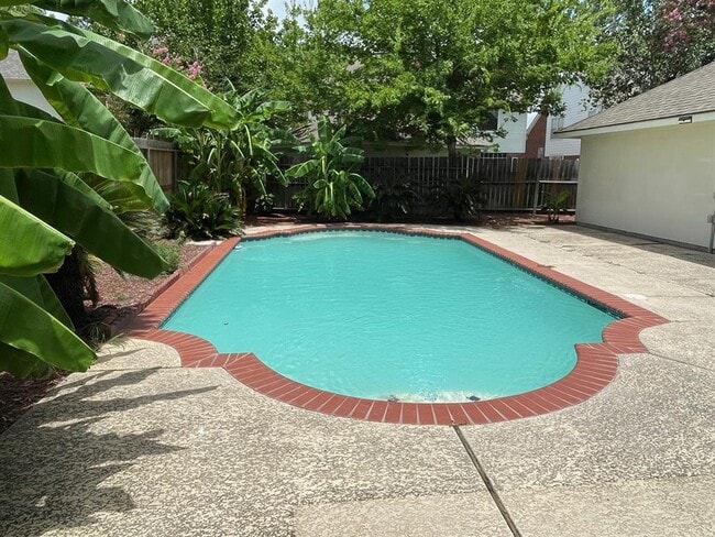 Building Photo - 20736 Fawnbrook Ct