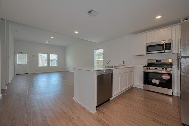 Building Photo - 5110 Sunvalley Bend Dr