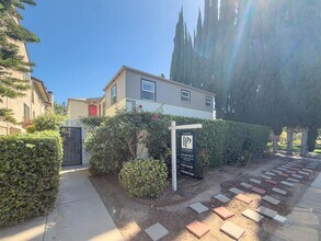 Building Photo - 10428 Riverside Dr