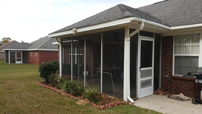 Building Photo - 3-Bed 2-Bath Brick Home located in the Heart of Foley