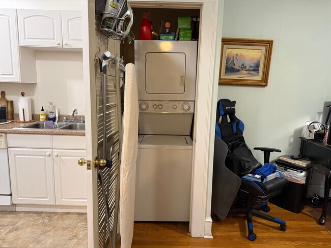 Building Photo - 1130 W Pratt Blvd