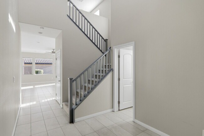 Building Photo - 3158 Molinos Dr