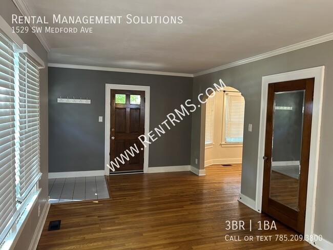 Building Photo - 1529 SW Medford Ave