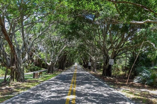 Building Photo - 7914 SE Villa Cir