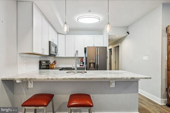 Building Photo - 1340 Nicholson St NW