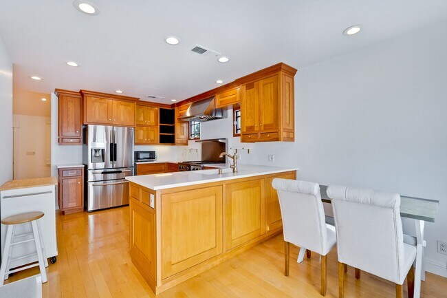 Building Photo - Quaint and Cozy One-Story Craftsman-style Home nestled in the sought-after Sunnyvale neighborhood...