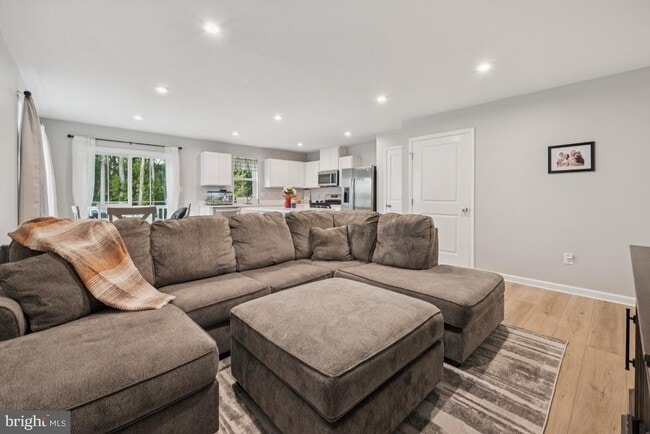 Building Photo - 81 Southwind Dr