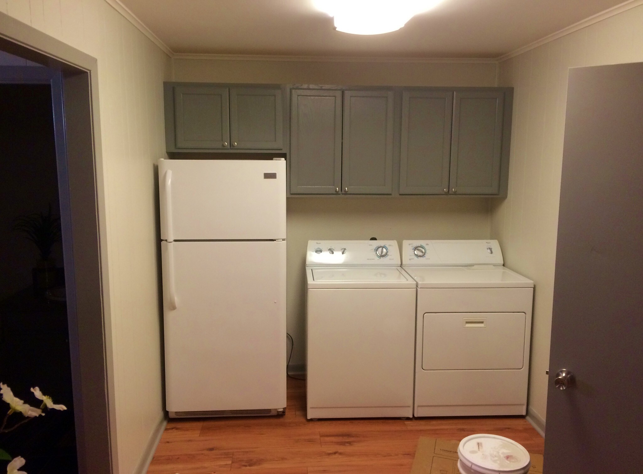 Laundry - 707 S Lewis St
