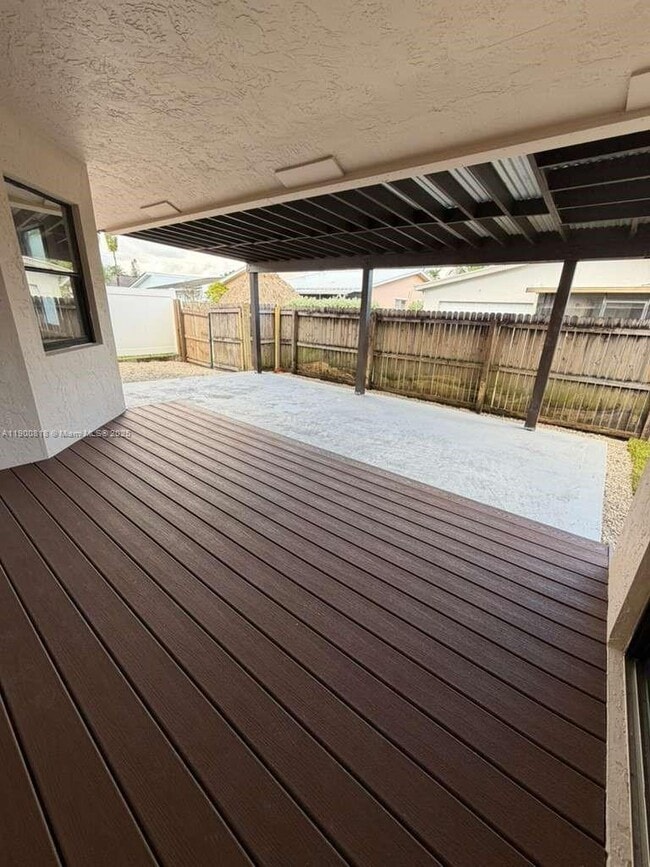 Building Photo - 219 SE 8th St