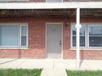Building Photo - 1340 N Main St