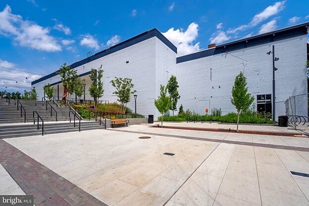 Building Photo - 503 W Lexington St