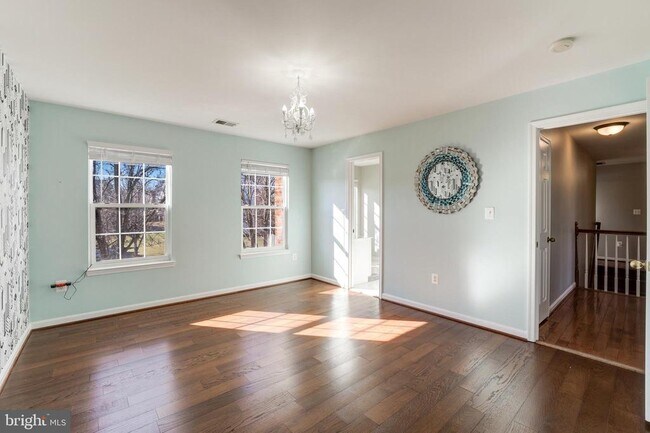 Building Photo - 43258 Meadowood Ct