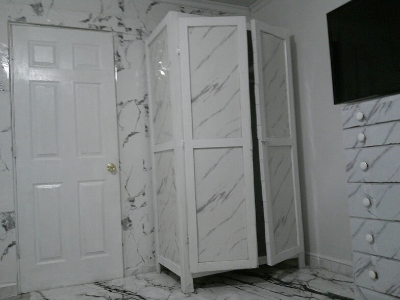 Building Photo - 2380 S Bardell Ave