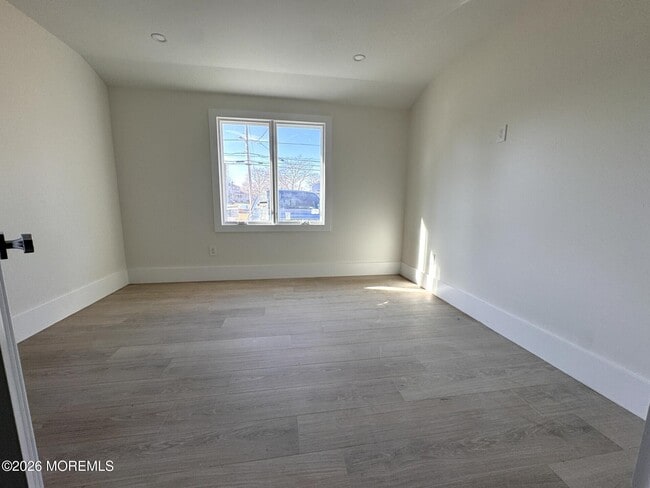 Building Photo - 7 Whalepond Rd