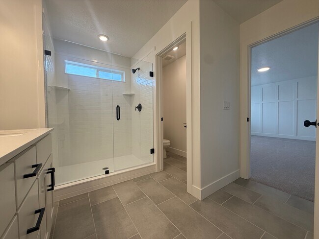 Building Photo - Mapleton TownHome