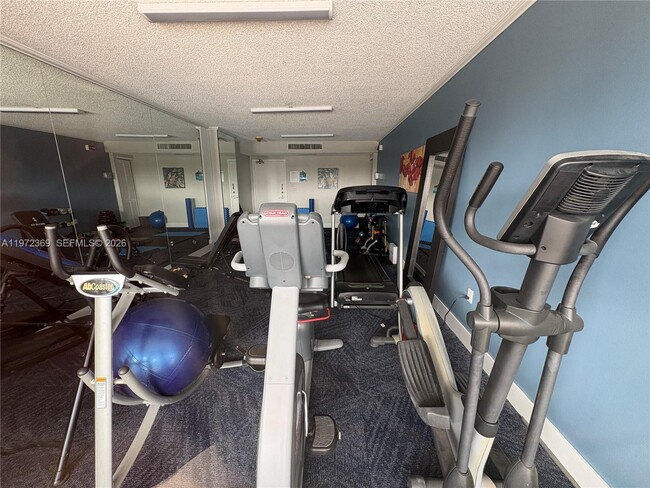 Building Photo - 2500 NE 135th St