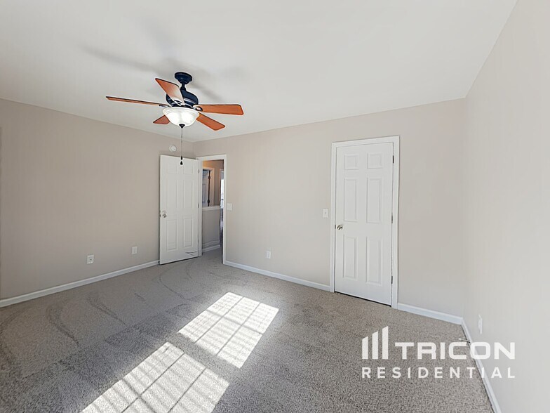 Building Photo - 137 Chatham Trace